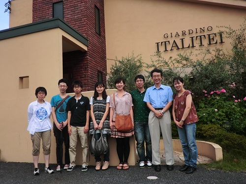 2011 Members of Matsunaga Lab at the Italian Restaurant   Sep.2.2011