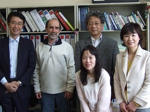 河野重行先生（東京大学大学院新領域創成科学研究科・教授）、Vilem Zachleder先生（Institution of Microbiology, Academy of Sciences of Czech Republic)、狼美保子さん来訪