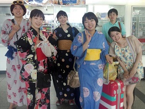 浴衣で納涼船