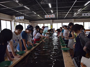 [研究室旅行]7/27 砂金取りに挑戦しました。
