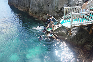 [研究室旅行] 松永先生の飛び込み