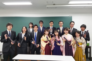 [学位授与式] 3/19 博士号の平川君（大村賞受賞）、修士号の荒川君、角倉君（学部長賞受賞）、天満さん、山岡さん、学士号の石山さん、新谷君、中山さん、西岡さん、藤原さん、牧野君、おめでとうございます。