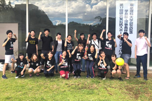 6/15-16 [研究室対抗バレーボール大会] 集合写真（会場前）