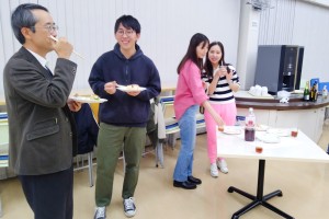 歓談中1